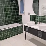 Calme Avec Piscine Et A Proche Hopital Tram Et Parc D Activite Villa *