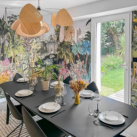 Villa Calme Avec Piscine Et A Proche Hopital Tram Et Parc D Activite