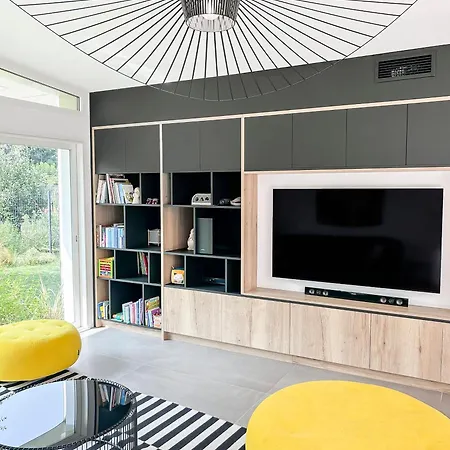 D'exception Avec Piscine A Villa Merignac (Gironde)