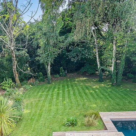 Calme Avec Piscine Et A Proche Hopital Tram Et Parc D Activite Merignac (Gironde)