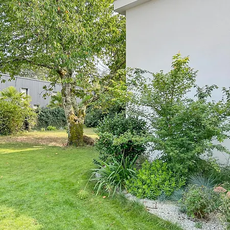 Villa Calme Avec Piscine Et A Proche Hopital Tram Et Parc D Activite *