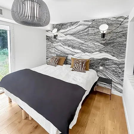 Calme Avec Piscine Et A Proche Hopital Tram Et Parc D Activite Merignac (Gironde)