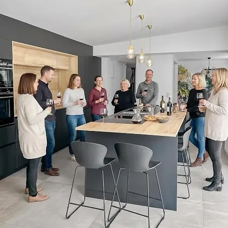 Calme Avec Piscine Et A Proche Hopital Tram Et Parc D Activite Merignac (Gironde)