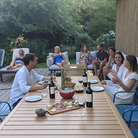 Calme Avec Piscine Et A Proche Hopital Tram Et Parc D Activite Villa Merignac (Gironde)
