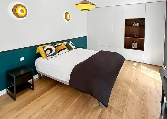 Calme Avec Piscine Et A Proche Hopital Tram Et Parc D Activite