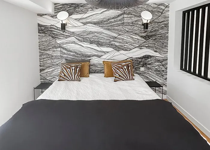 Calme Avec Piscine Et A Proche Hopital Tram Et Parc D Activite Вілла