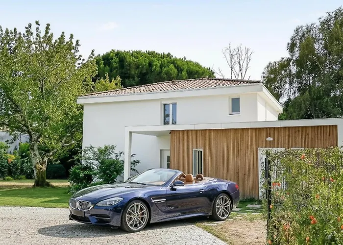 Calme Avec Piscine Et A Proche Hopital Tram Et Parc D Activite Вілла *