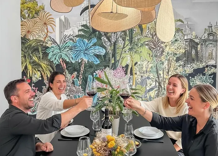 Calme Avec Piscine Et A Proche Hopital Tram Et Parc D Activite Вілла Мериньяк